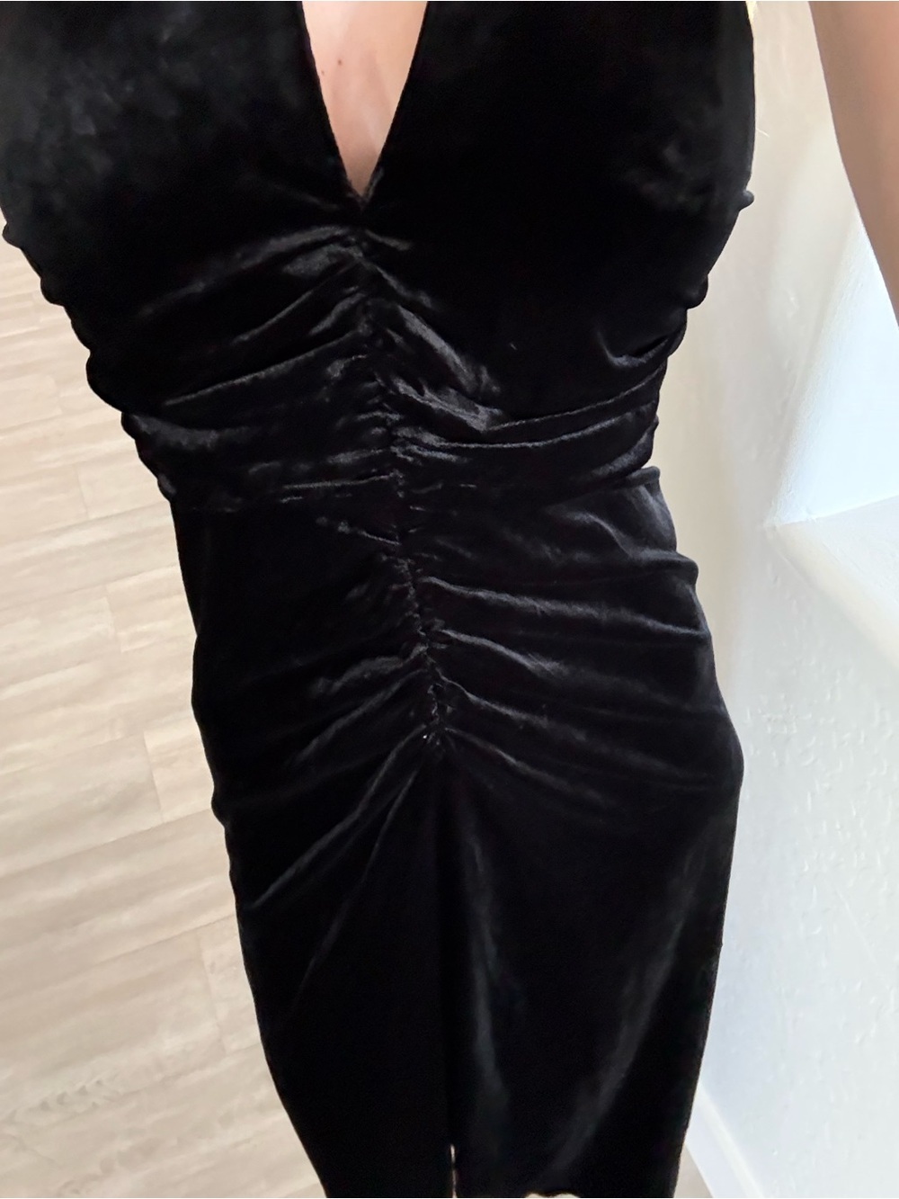 VERONICA BEARD Josette ruched velvet halterneck midi dress $798 Size 4 - Picture 6 of 15